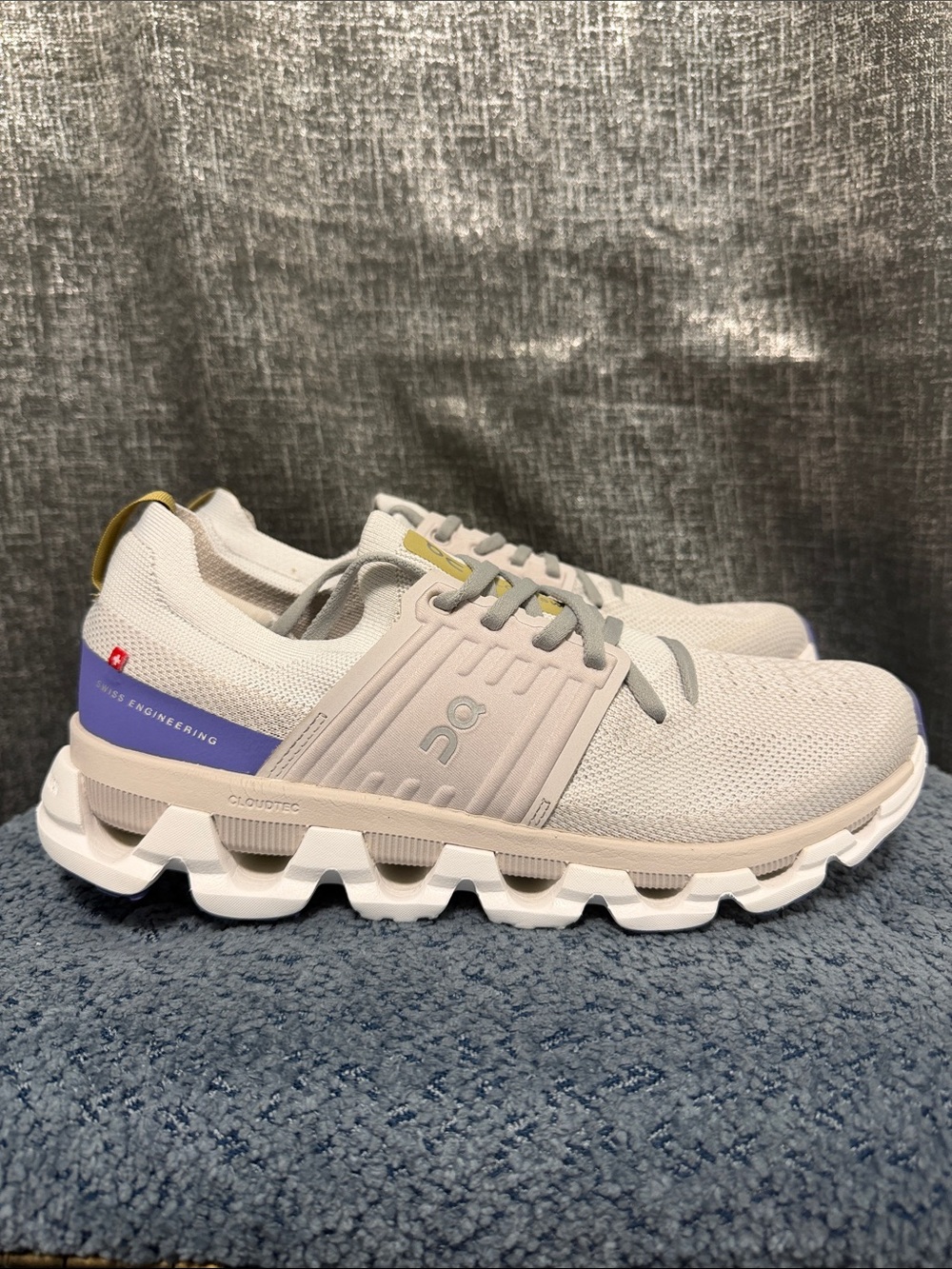 On cloudswift 3
 Women's Athletic Shoes - Light Gray, Purple & Yellow Accents
